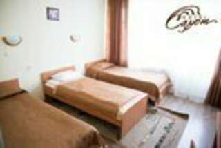 Гостиница Салют Белгород Четырехместный «Стандарт »-1